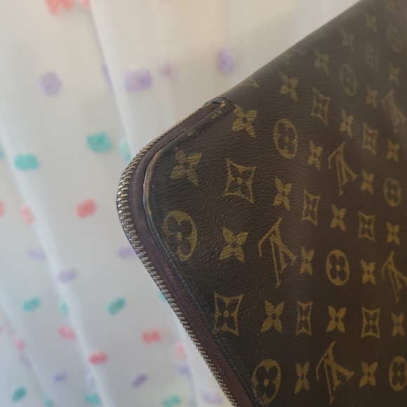 Authentic Louis Vuitton Document/Laptop Holder TH8912 - Picture 12 of 17